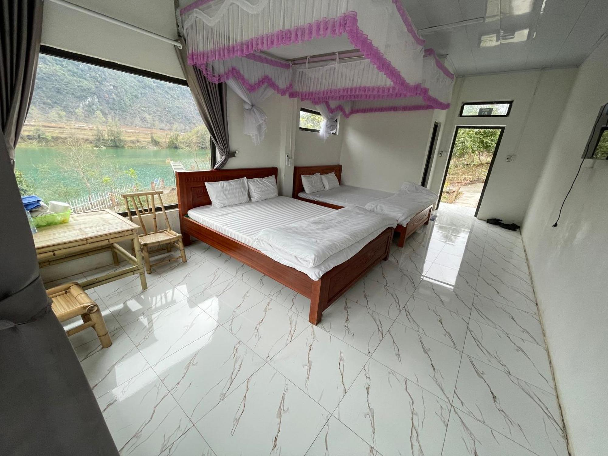 Riverside Cao Bang